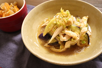 瀬尾幸子さんのレシピで作ったれんちん鶏むね肉をナスと合えて作った副菜の写真
